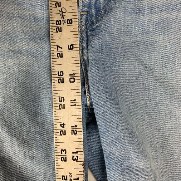 Levi's women's size 29 High waist Mom Jeans light wash denim - Picture 10 of 11